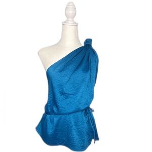 One Shoulder Knotted Top